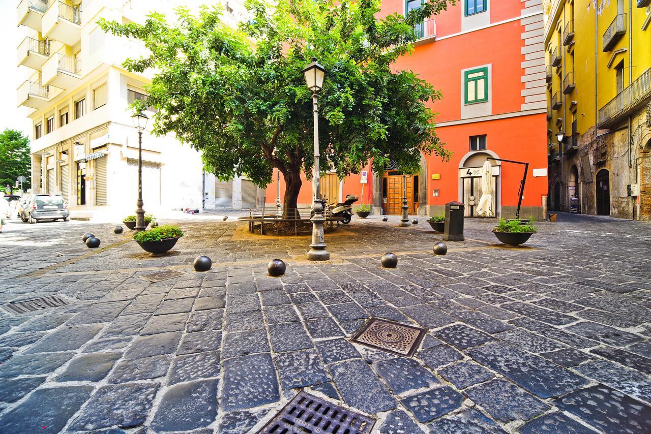 Bed And Travel Apartment Dogana Regia 15 Salerno Exterior foto